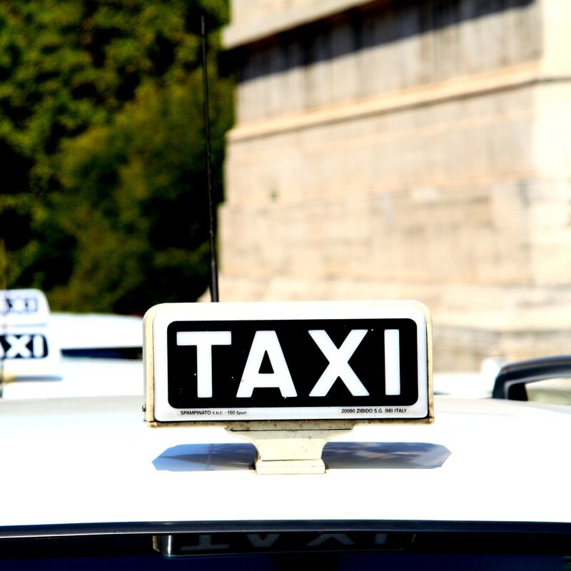 Taxi